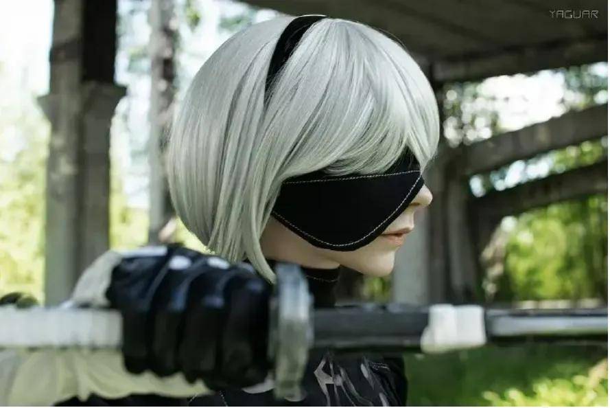 《尼尔：机械纪元》2B 美背撩人尊龙AG人生就是博长腿美女Cos(图6)
