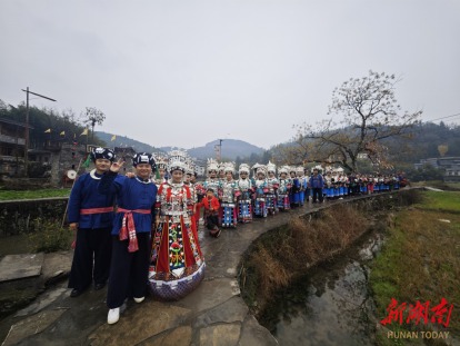 璀璨土家苗寨@湖南日报深度尊龙凯时app平台湘西银饰(图3)