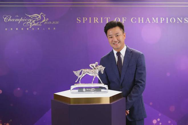 驹戴眼罩夺魁家族曾养香港马王尊龙AG人生就是博王经纬赛
